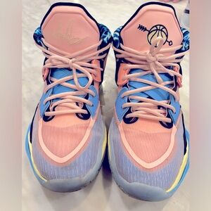 Kyrie basketball shoes size men’s 11 pink and blue